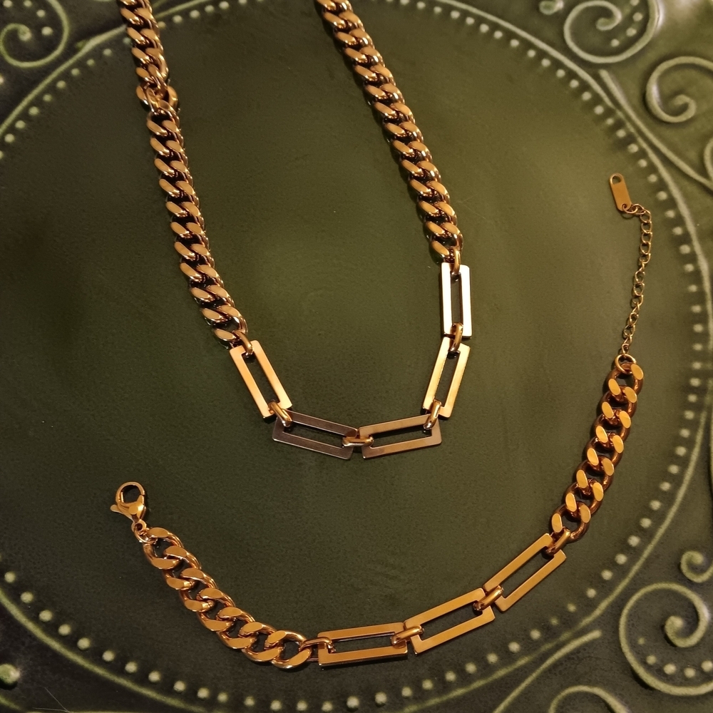 Necklace set bracelet Iincluded